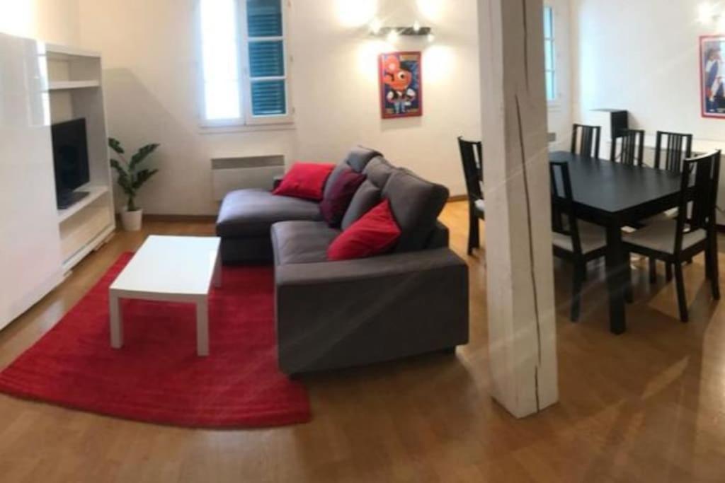 3 76m2 Centre Historique Apartamento Baiona